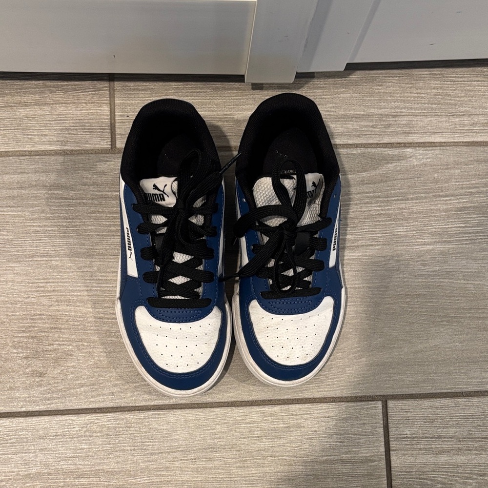 Puma Kids Sneakers in Blue and White